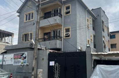 Block of 6 Units of 3-Bedroom Flats with Warehouse for Sale in Surulere, Lagos