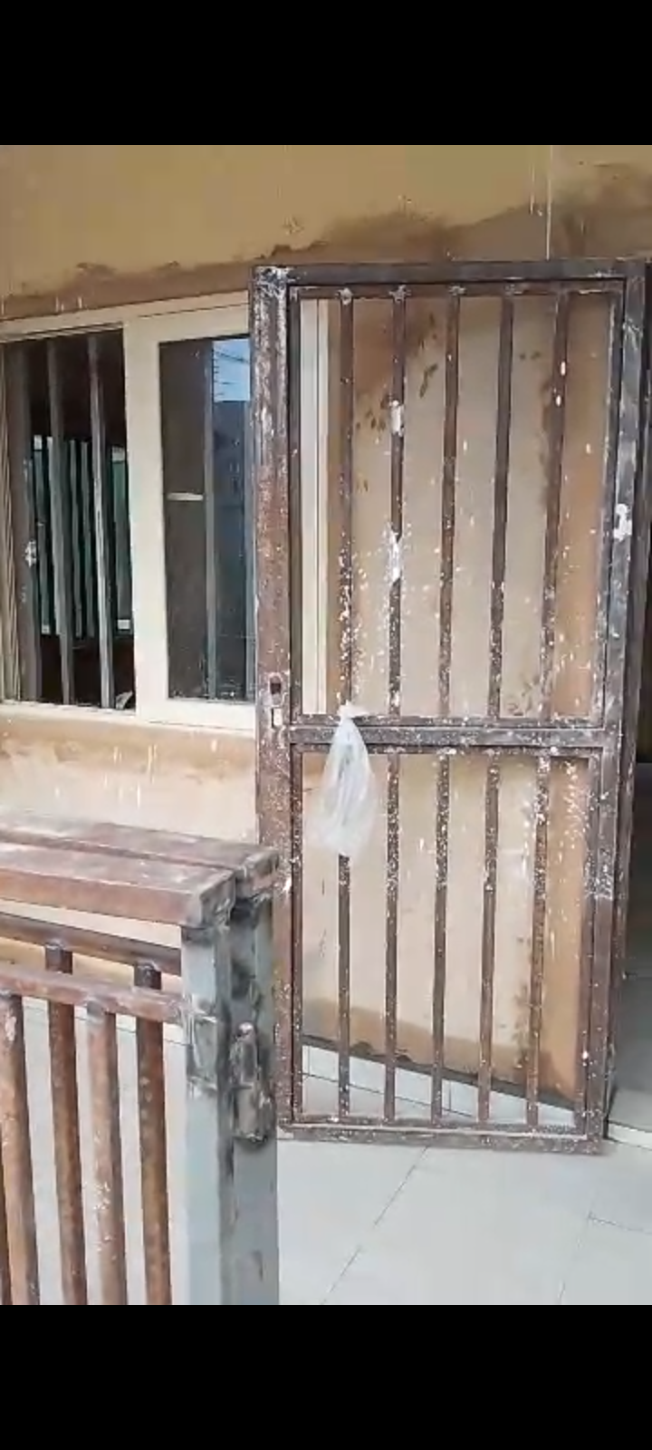 Neatly renovated 2 bedroom ground flat@ Medina estate Gbagada