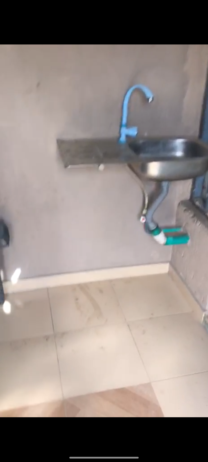 A Roomself contain at Kudeibu estate…