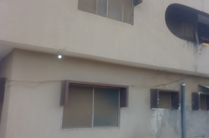 Spacious 3 bedroom flat downstairs