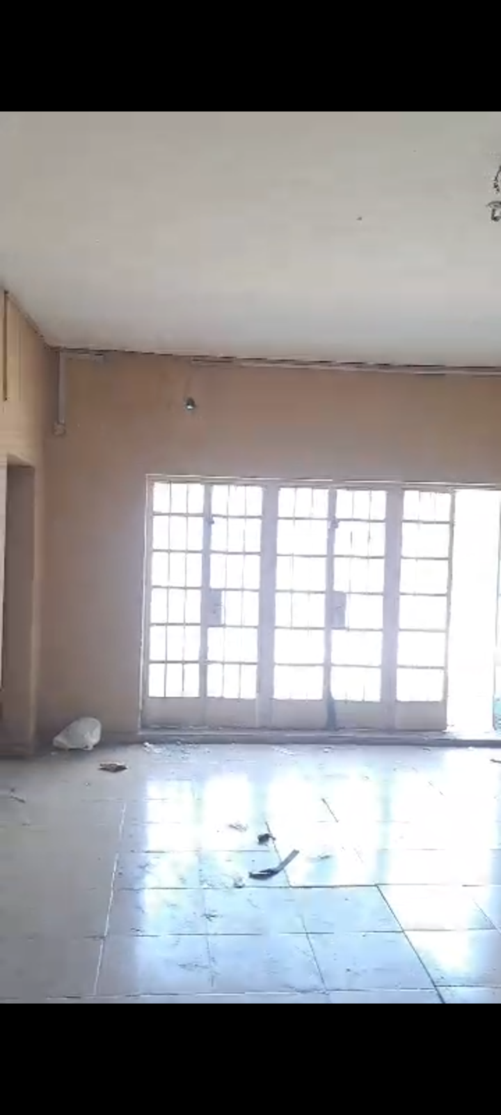 3BEDROOM FLAT GROUNDFLOOR OFF ADESHINA STREET  IJESHA SURULERE.