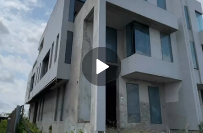 Carcass 5-bedroom semi-detached duplex @ Ikate (Cowrie Creek Estate, by SPAR).