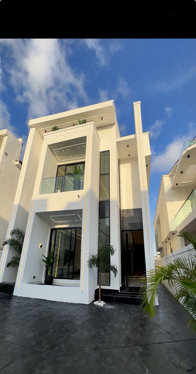 5-Bedroom Detached Duplex – Captain’s Court, Ajah