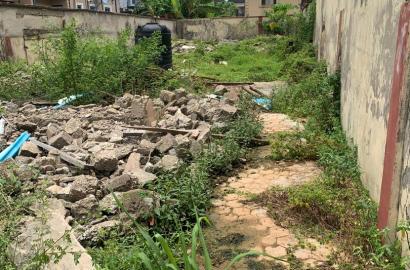 HALF PLOT OF LAND Location: Bucknor, Lagos