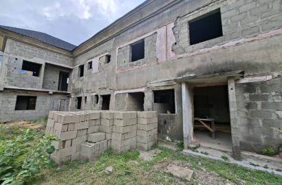 60% Completed 14-Room Guest House 📍 Location: Off Ogunlana Drive, Surulere, Lagos