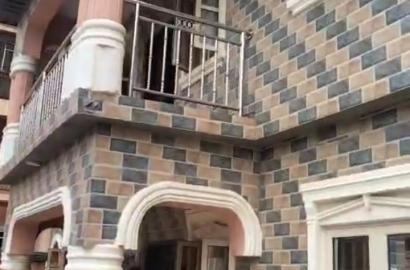 🏡 TO LET Spacious 2-Bedroom Flat (Downstairs) 📍 Location: Divine Estate, Ago Palace, Lagos