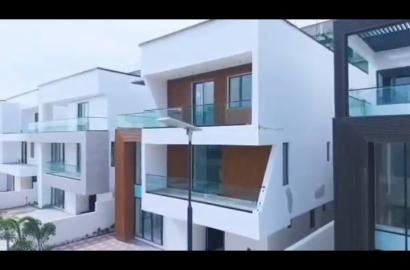 🏡 FOR SALE Luxury 6-Bedroom Fully Detached Smart Duplex with Pool, Cinema & 50kW Solar 📍 Location: Lekki Phase 1, Lagos