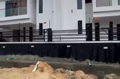 🏡 FOR SALE – DIRECT BRIEF 4-Bedroom Semi-Detached Duplex 📍 Location: Not far from Abraham Adesanya, Lekki, Lagos