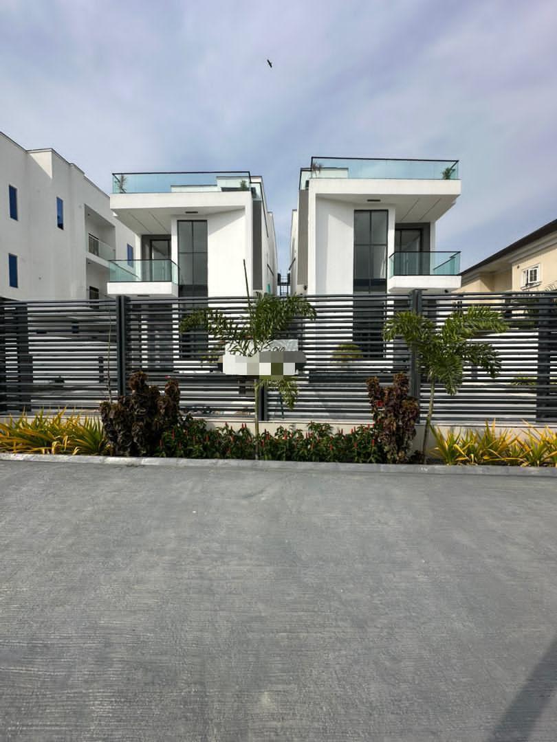 Excellently finished duplex