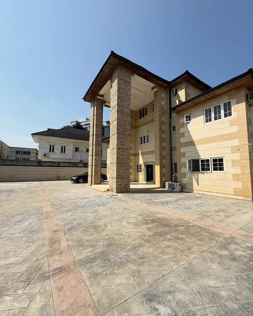 16-Room Detached House for Lease at Oniru, Lekki