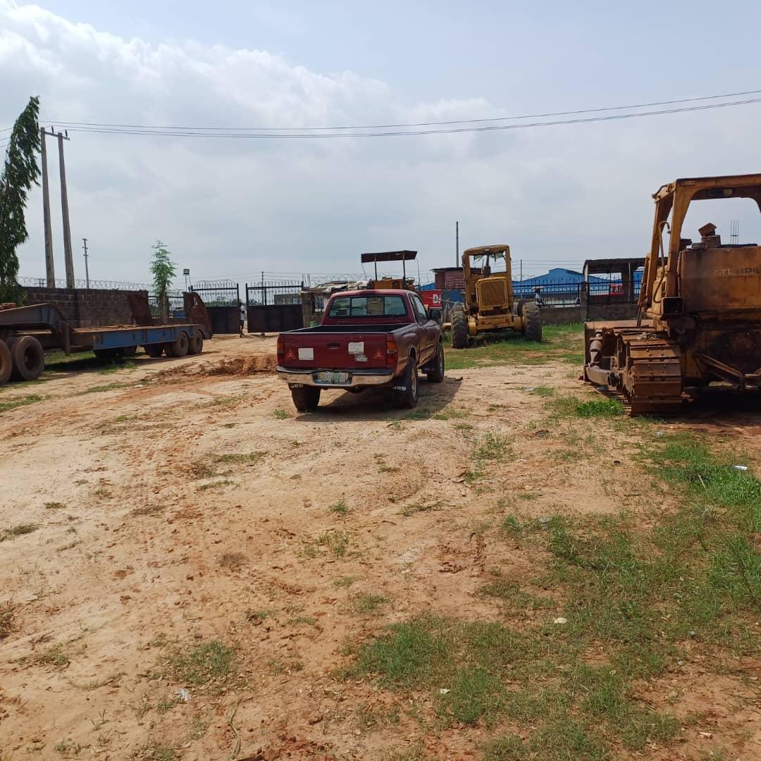 14 plots of Land for sell along Lagos/Ibadan Expressway by the road.  t 5km from Redeem main gate.