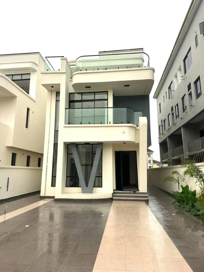 5-Bedroom Detached Duplex with BQ, Swimming Pool & Rooftop for Sale | Lekki Phase 1, Lagos
