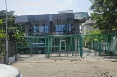 5-Bedroom Fully Detached Property with BQ for Sale/Lease