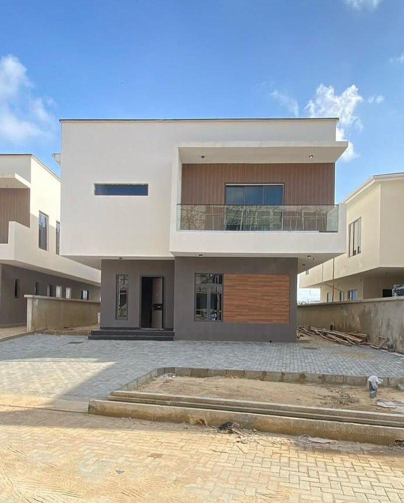 5-Bedroom Fully Detached Duplex with Swimming Pool for Sale at Lekki Phase 1