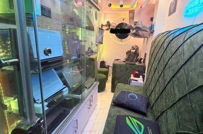 Shop with Fittings & Contents for Sale at Ikeja Computer Village