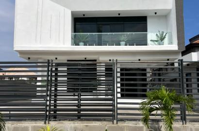 6-Bedroom Duplex with Pool, Cinema & Elevator at VGC Estate