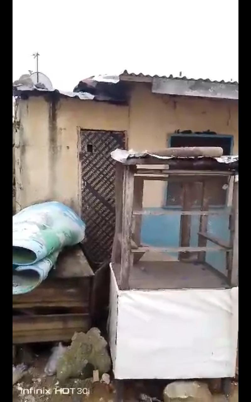 4 Single Rooms for Sale at Ejigbo, Off Coker Road