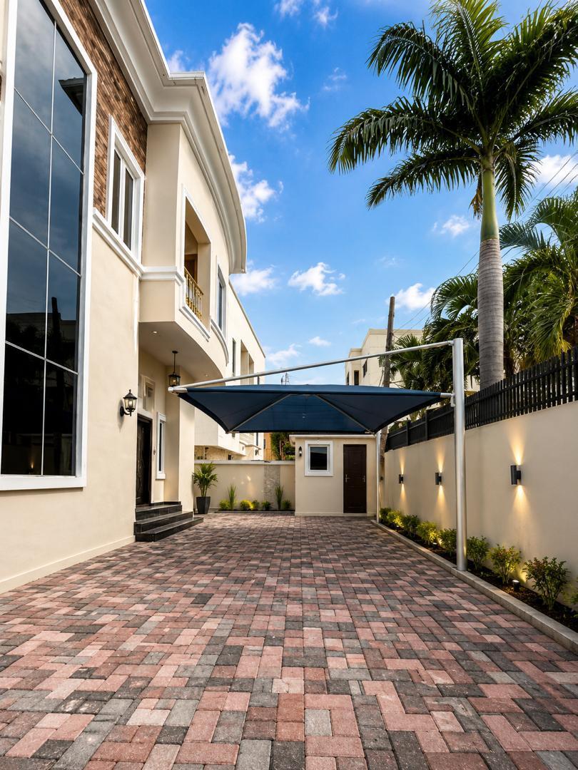 5-Bedroom Detached House with Service Quarters To Let – Parkview Estate, Ikoyi
