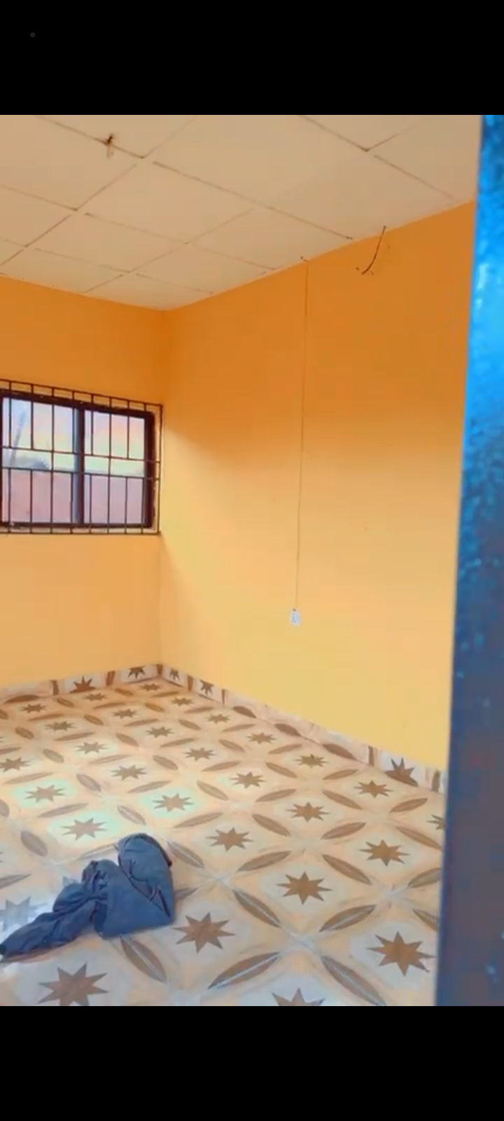 2bedroom flat on more than quarter plot of land @Jakande gate isolo Lagos