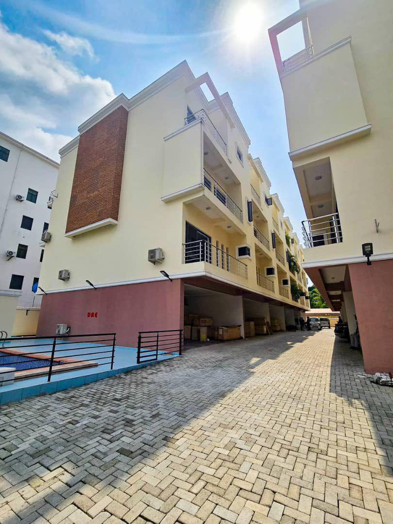 Luxury 6 Units of 4-Bedroom Terrace Duplex with Amenities – Old Ikoyi, Lagos